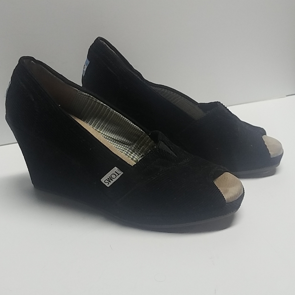 Tom's wedge shoes Women's sz 6